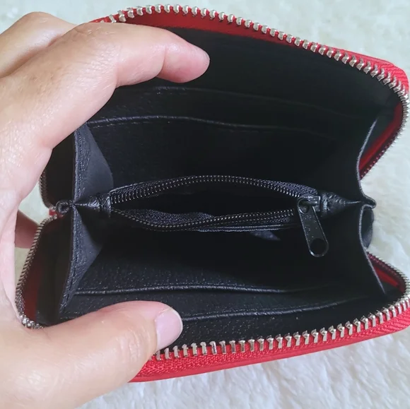 Laura Di Maggio Red❤ Zip Around Card💳 Case - NWT - Picture 4 of 16